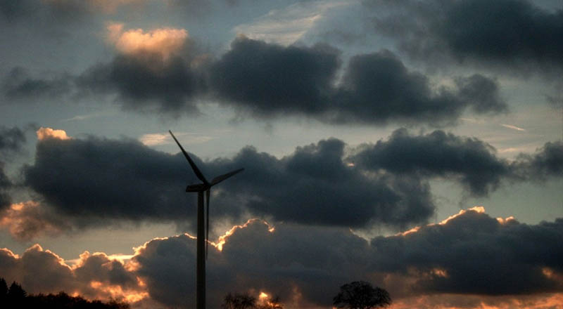 Akty prawne regulujące działanie elektrowni wiatrowych w Polsce